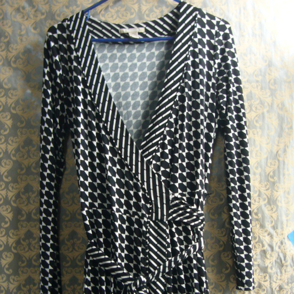 Banana Republic Black White Geometric Print Wrap Dress V neck OP Art Rayon - S